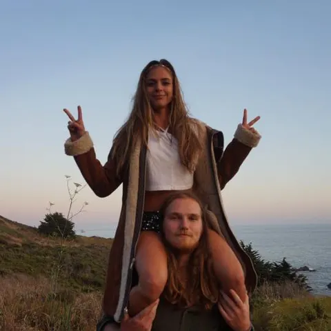 ValerieOnMyShoulders